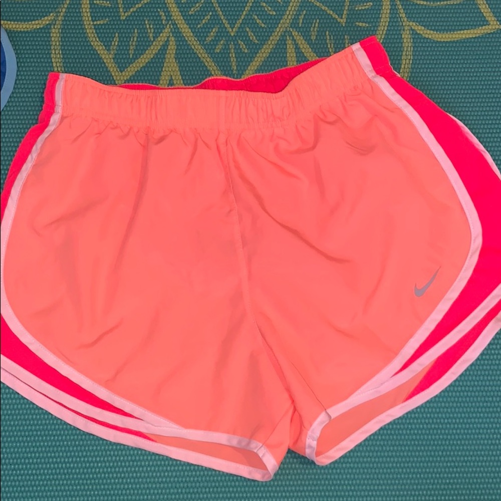 Nike shorts size medium